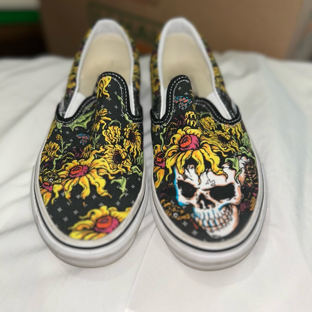 Vans Colorful Skull Slip-On Shoes